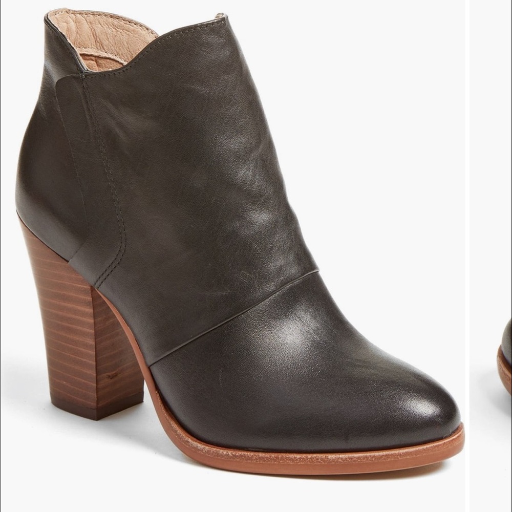 Halogen for Nordstrom Brynn Black Leather Ankle Boots Size 10